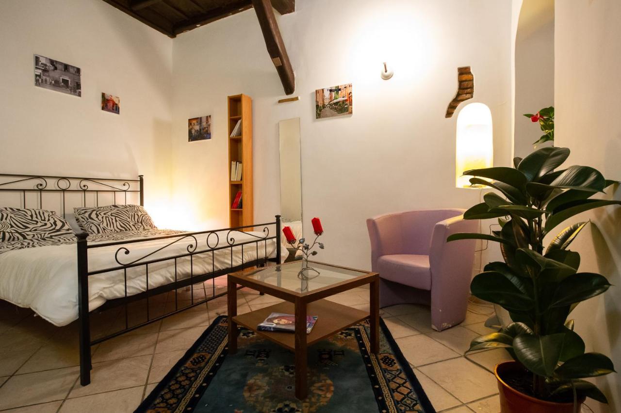 Justacasa Scala Trastevere Roma